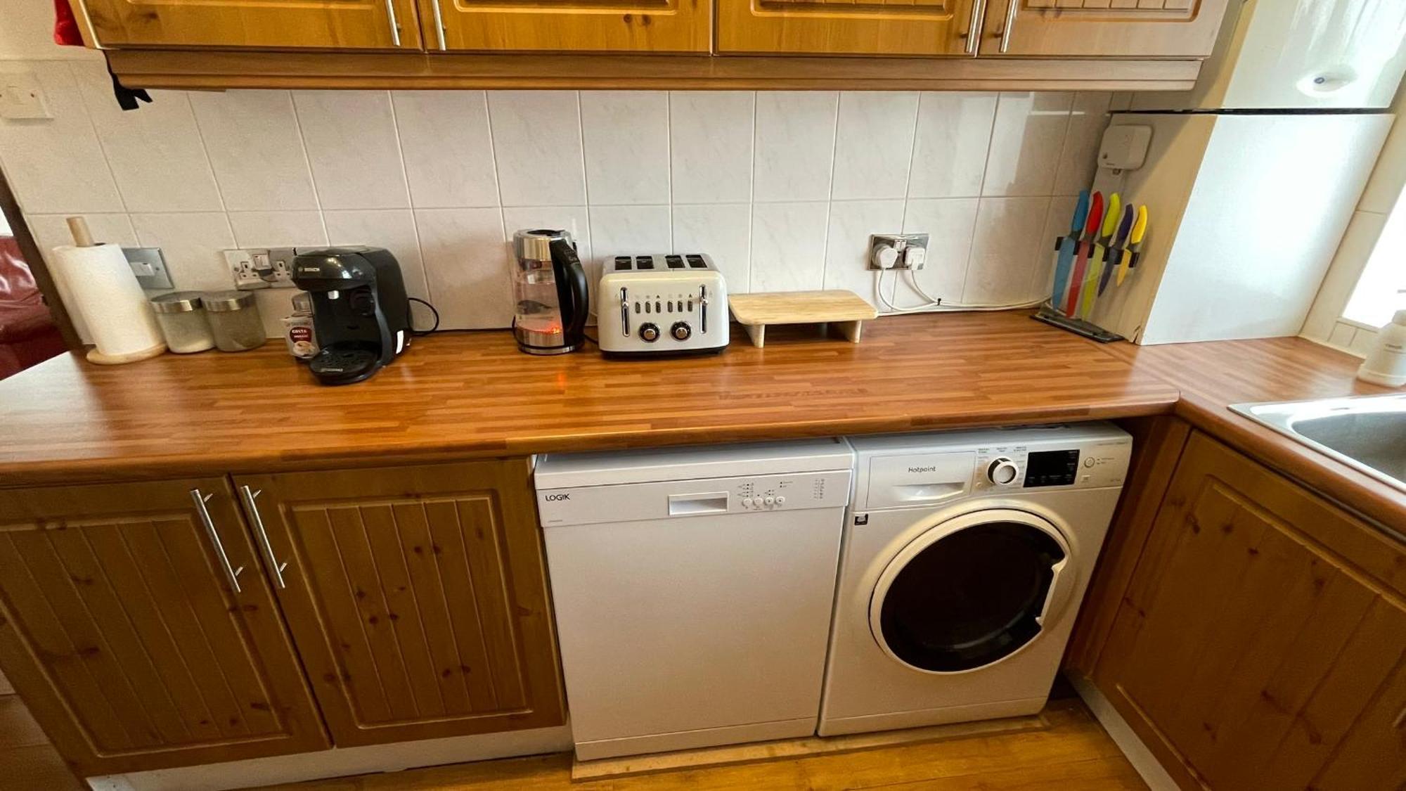 2 Bedrooms 2 Stations Londyn Zewnętrze zdjęcie